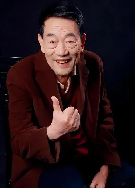 杨少华老先生的葬礼日子定了，可好多人心里还堵得慌。
 
家属说，9号上午老爷子还