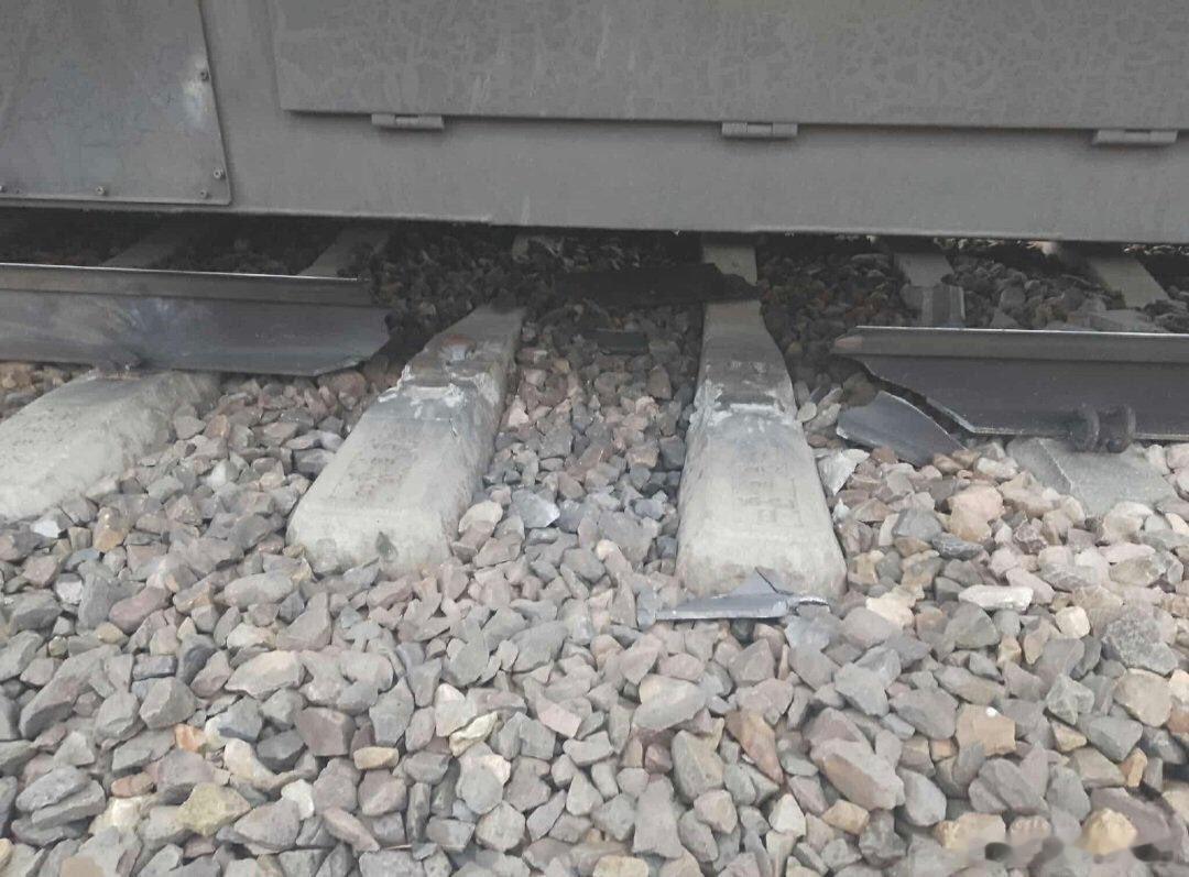 欧媒，一条通往乌克兰的铁路线在波兰遭到破坏，——唐纳德·图斯克。总理表示，在登布