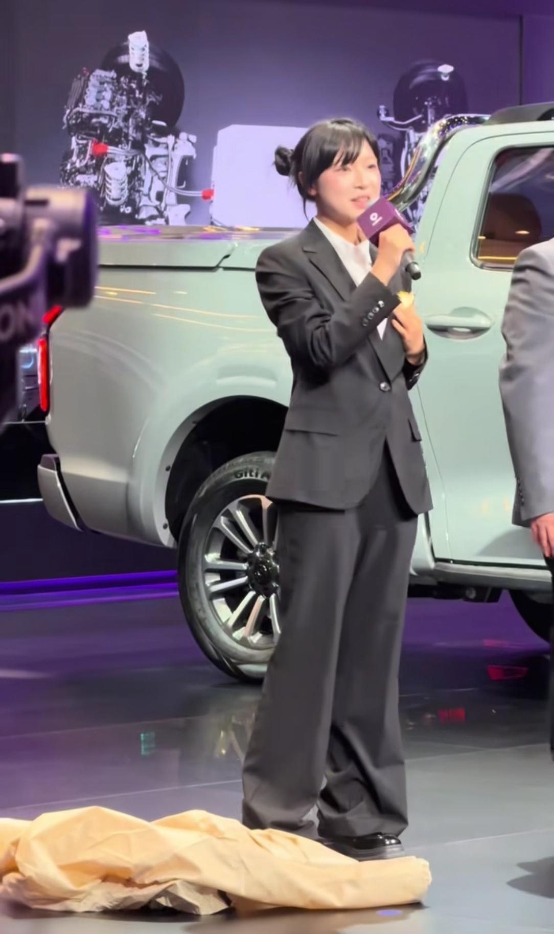 “谁买长城炮？”、“打10折，送0元优惠券！”

这次车展，长城和所有的参展品牌