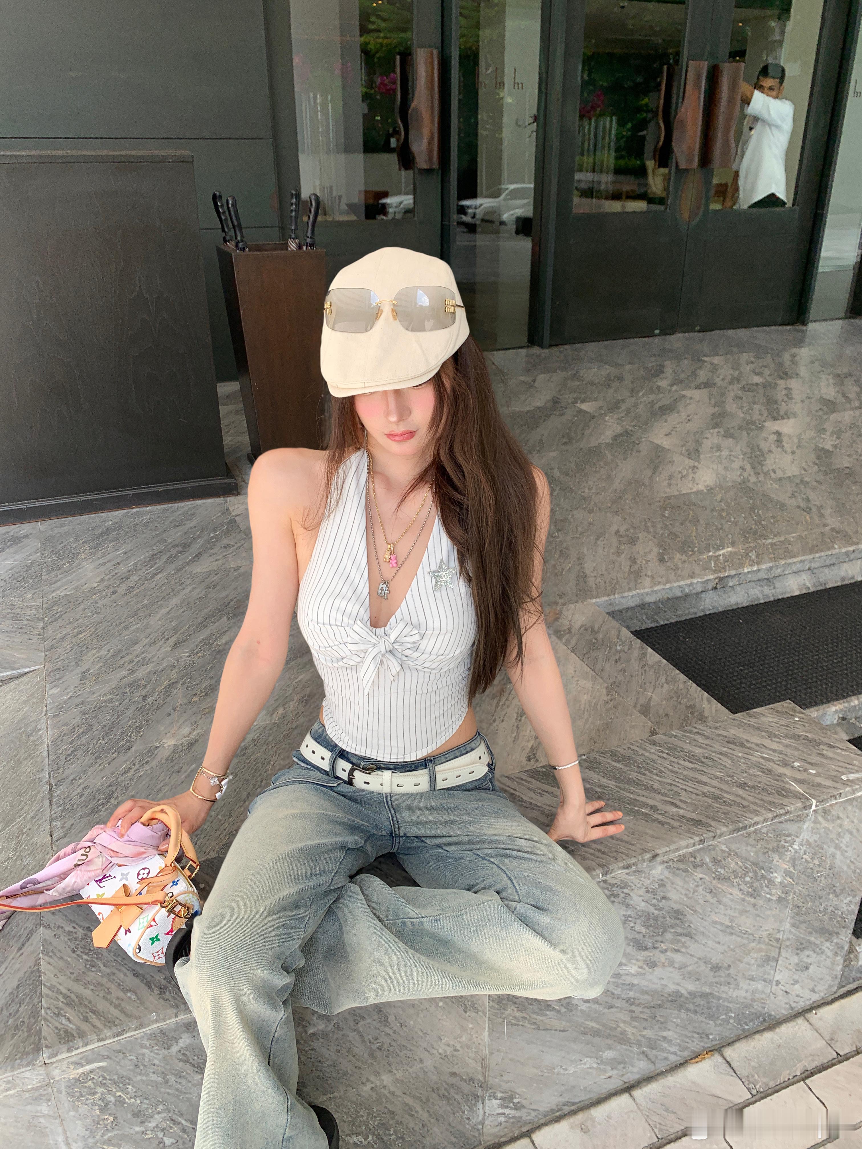 👗条纹挂脖锁骨鲨人，A字裙藏肉尽显甜辣！！！同样抓两位宝🦢30券券⭕️⭕️ 