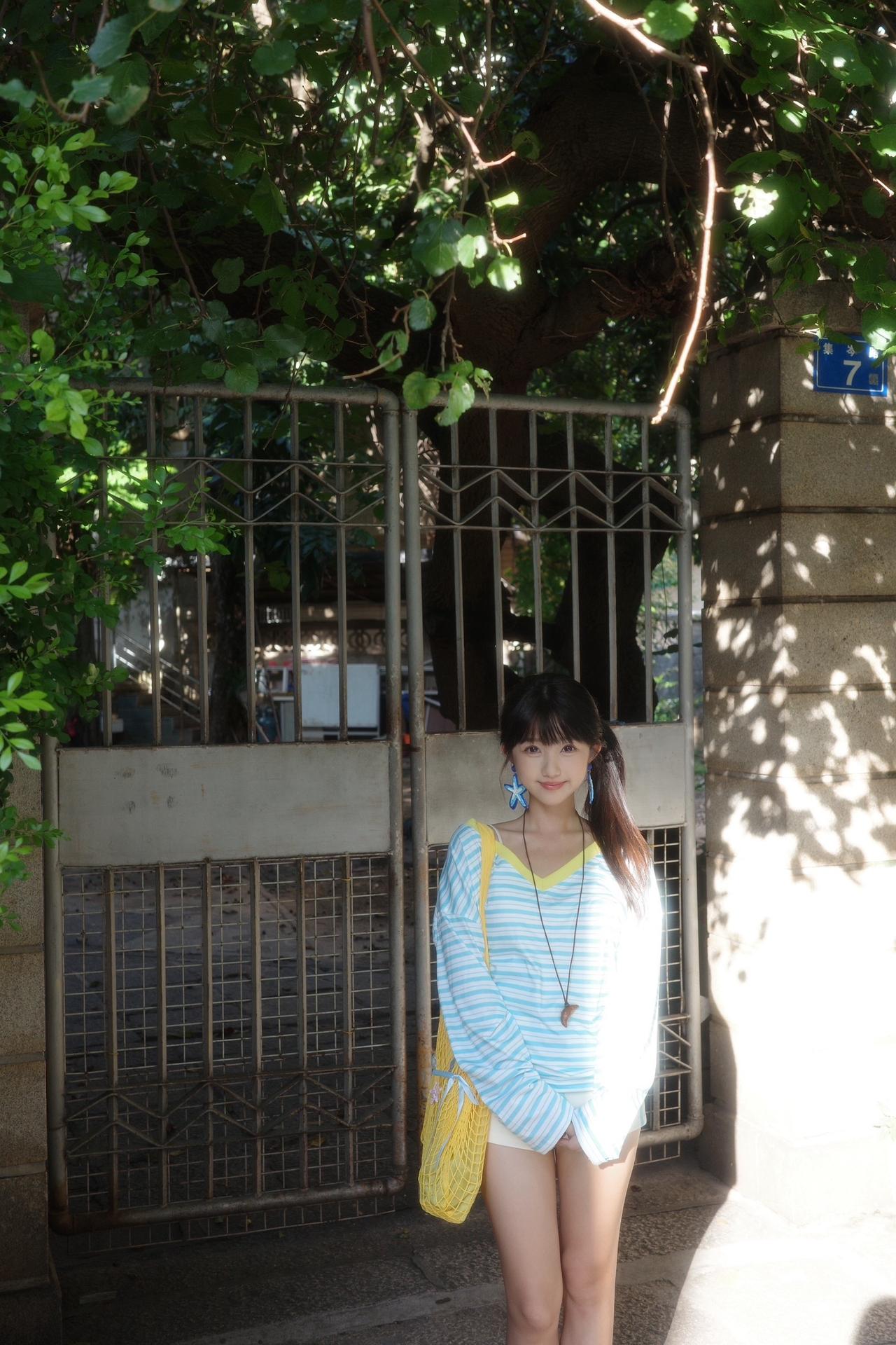 我慕容云海  对着大地 对着天空 对着云 对着风 对着彩虹鲜花 发誓 我这一辈子