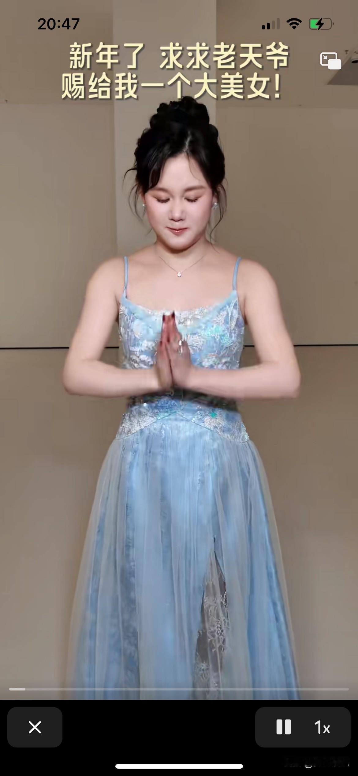 张家齐退役就像变了个人似的，长得越来越有肉，而且全都是肥肥的，超级可爱，有点肉才