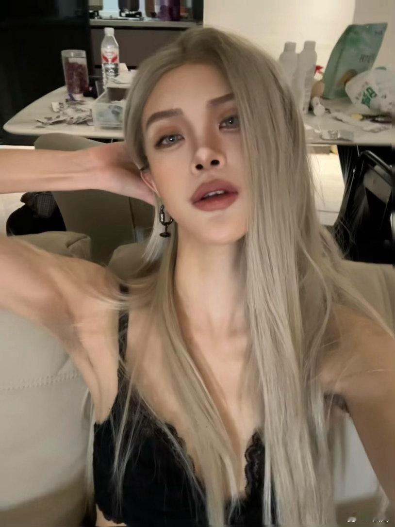 我这样的女人是没办法做到不自恋的 