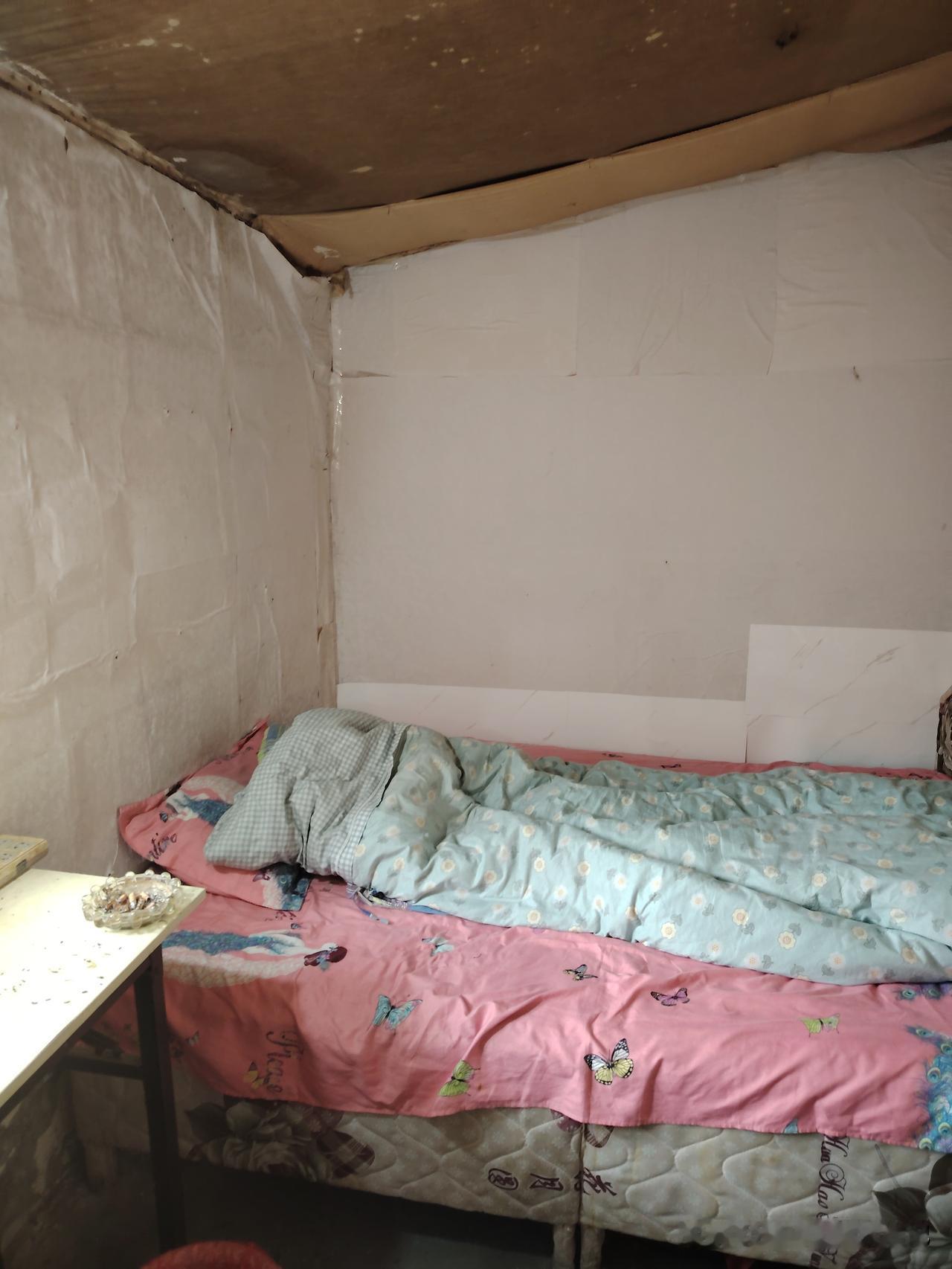 家人们，我住到“极品”小旅馆了！就是东营火车站玉山路的贵宾小旅馆，35元的小单间