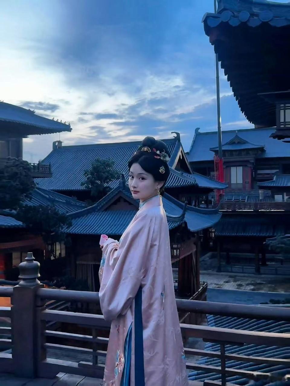 兰香如故三弟老实人讨了厉害媳妇兰香如故三弟媳妇出场救命！林锦岐这个老实人，靠着军