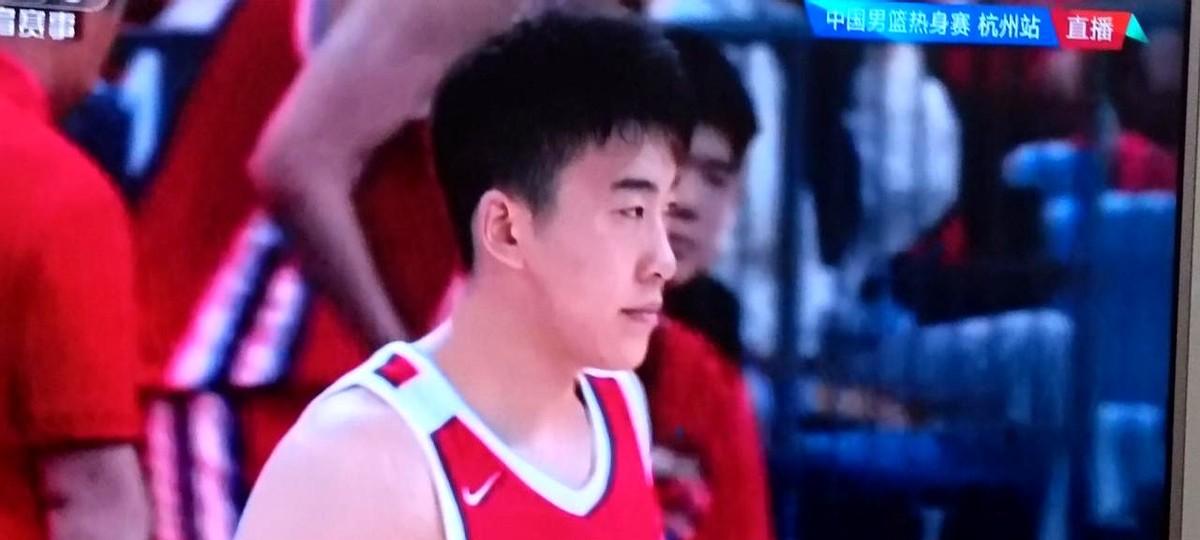中国男篮大可不必过度紧张。
上次客场落后14分，咱硬是给逆转了，那股劲儿还在呢。