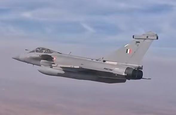 此地无银三百两，印度在前几天阅兵式上展示“BS-022”编号“阵风”战斗机，并以