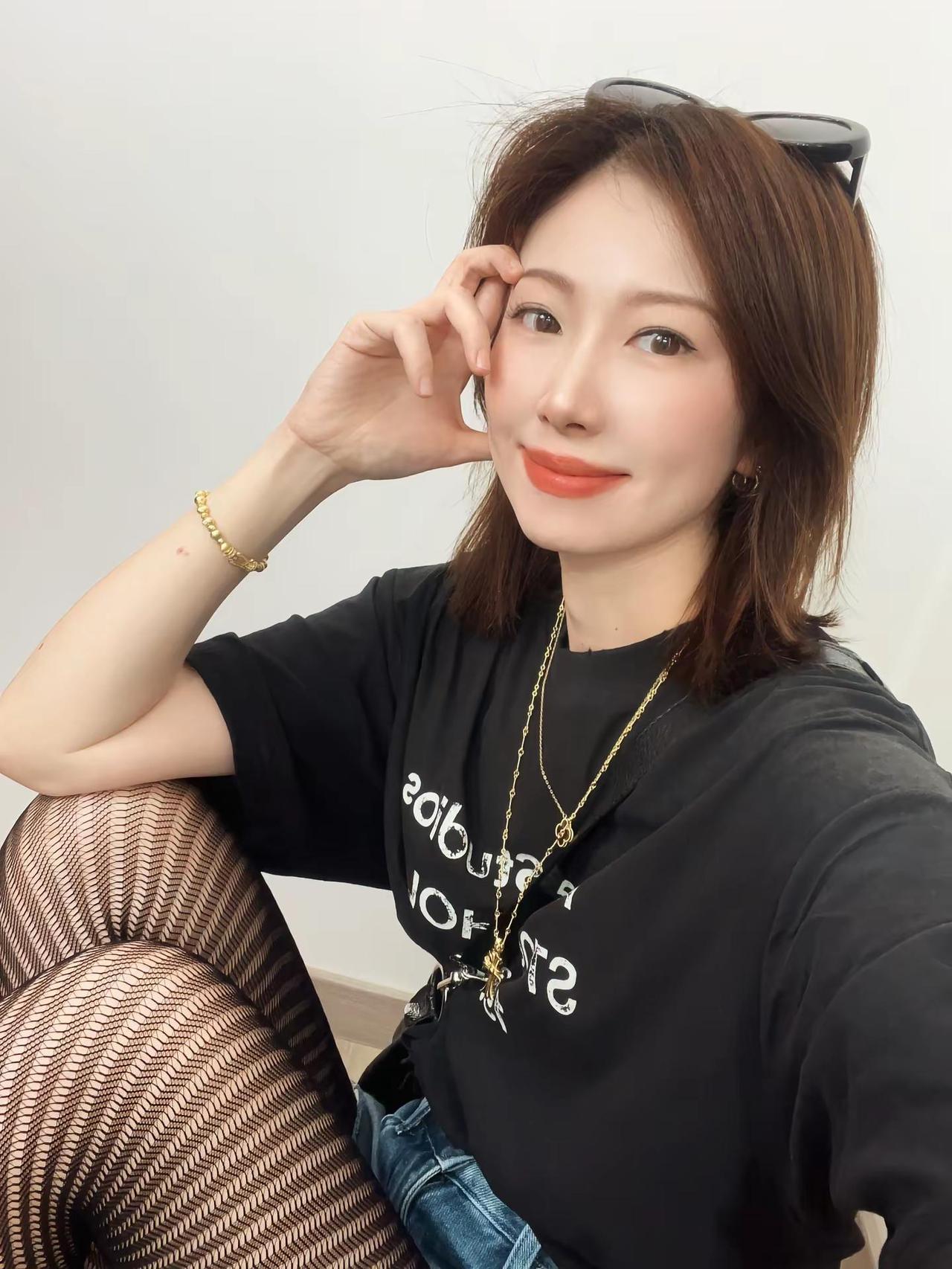 2026请多多关照。我不只一面穿搭 原相机随性 随意穿搭自拍 甜妹穿搭随意拍