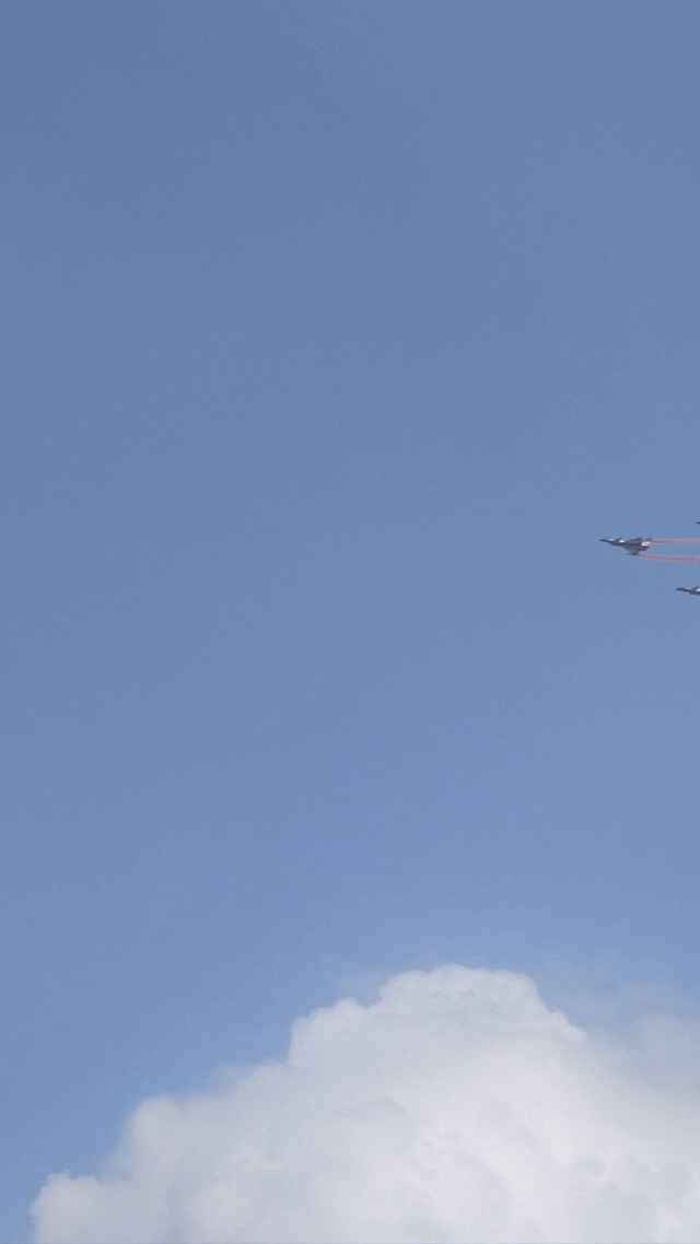 【手机为何拍车拍不清，拍飞机反而清了？】你有没有发现，用手机拍快速通过的车会拍成