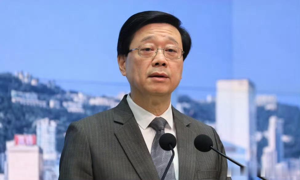 【李家超恭贺岑浩辉当选 冀带领澳门再创高峰】行政长官李家超今日（13日）祝贺岑浩
