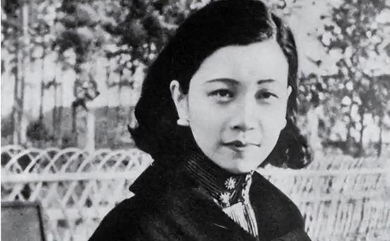 新婚之夜，于凤至说她不管张学良有多少女人，但她有一个条件
“1916年十月末，灯