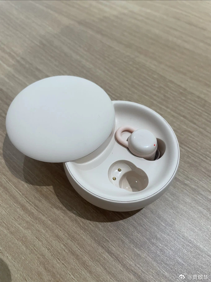 刚才朋友问我，他的蓝牙耳机有一只电池不行了，另外一个正常，这咋办？我说换一对，单