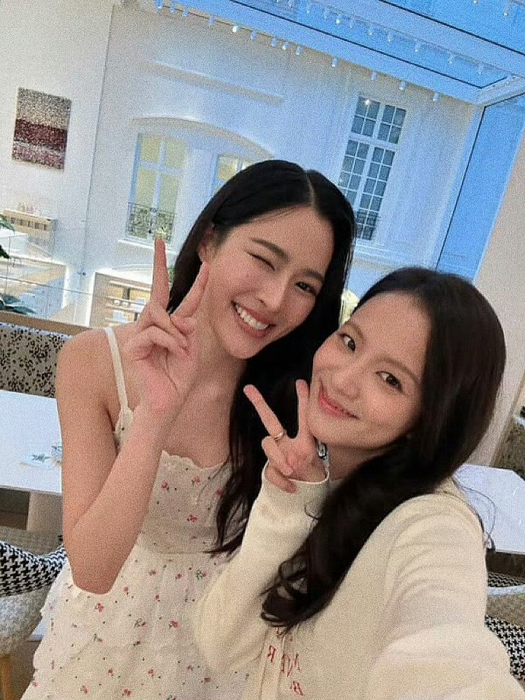 金智秀邝玲玲同框合照 美女终于同框啦！ ​​​