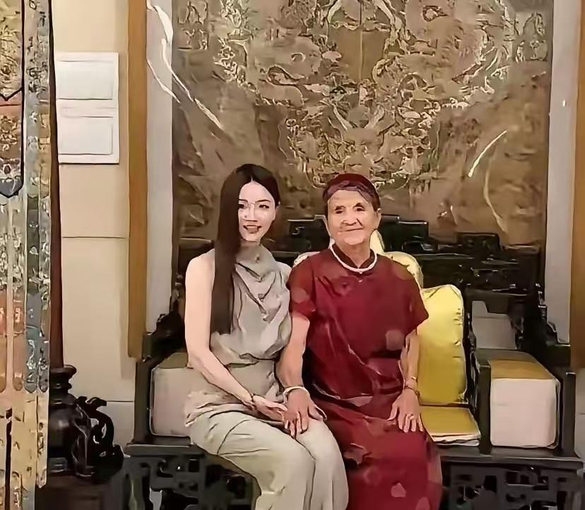 杨子和新女友，真实关系曝光！

至4月12日，李隽子在杨家地位已完全稳固，不仅频