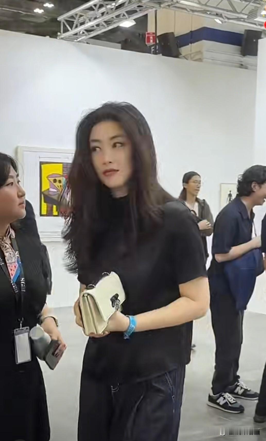 1. 官方重磅亮相：以贵宾身份出席2026新加坡艺术周开幕典礼，分享艺术与城市体