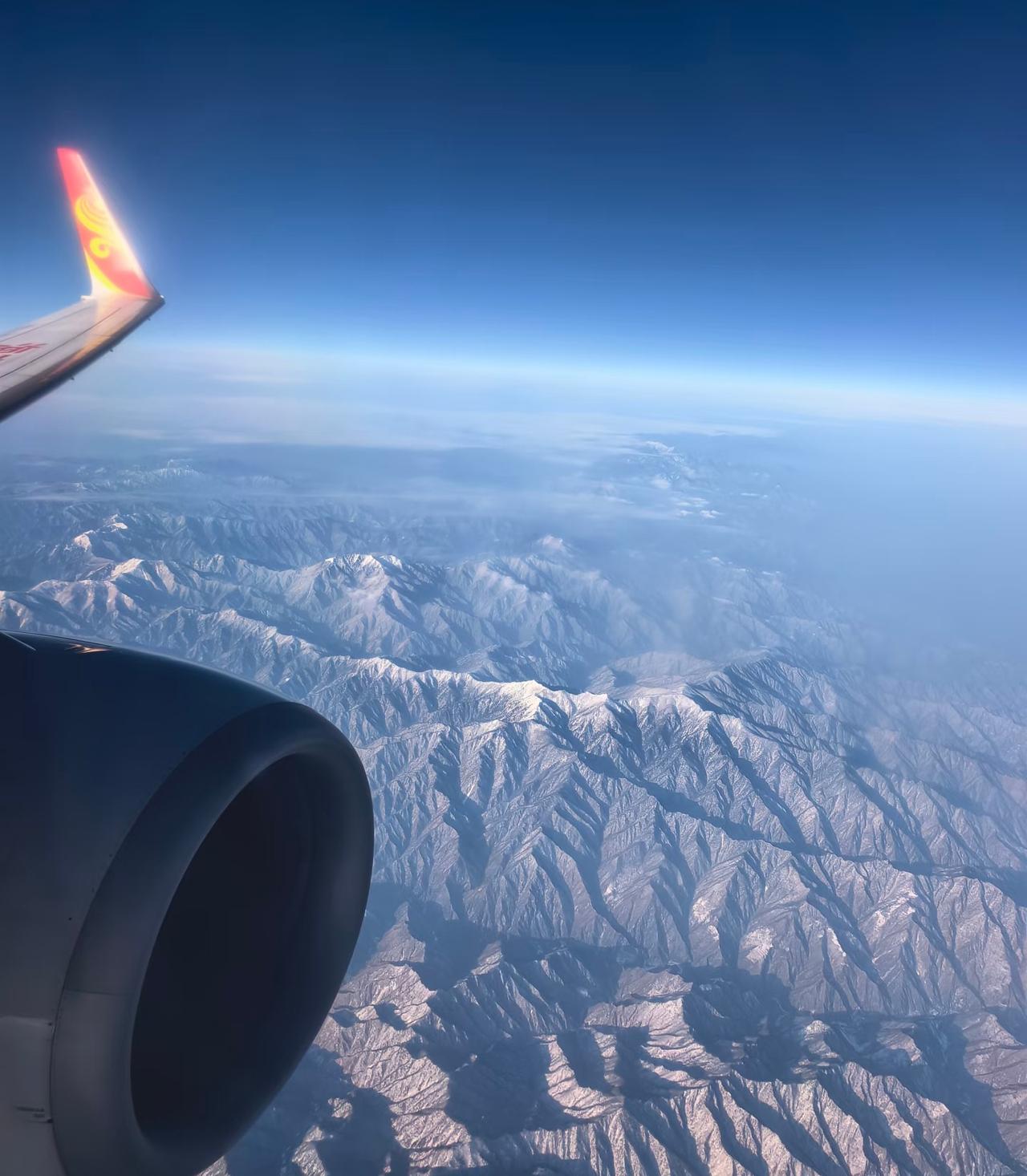 这个是鳌太线吗？
这是去年从成都飞北京的时候拍的
位置的话手机坐标显示是在汉中市