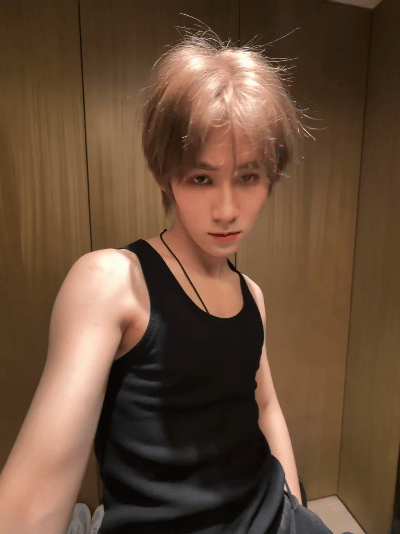 帅气金发张张！期待六周年舞台