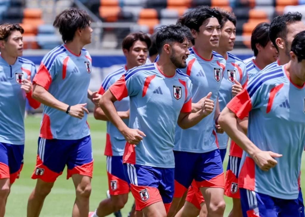 据日本媒体gekisaka报道，昨天日本队训练前15分钟对媒体开放，菅原由势接受
