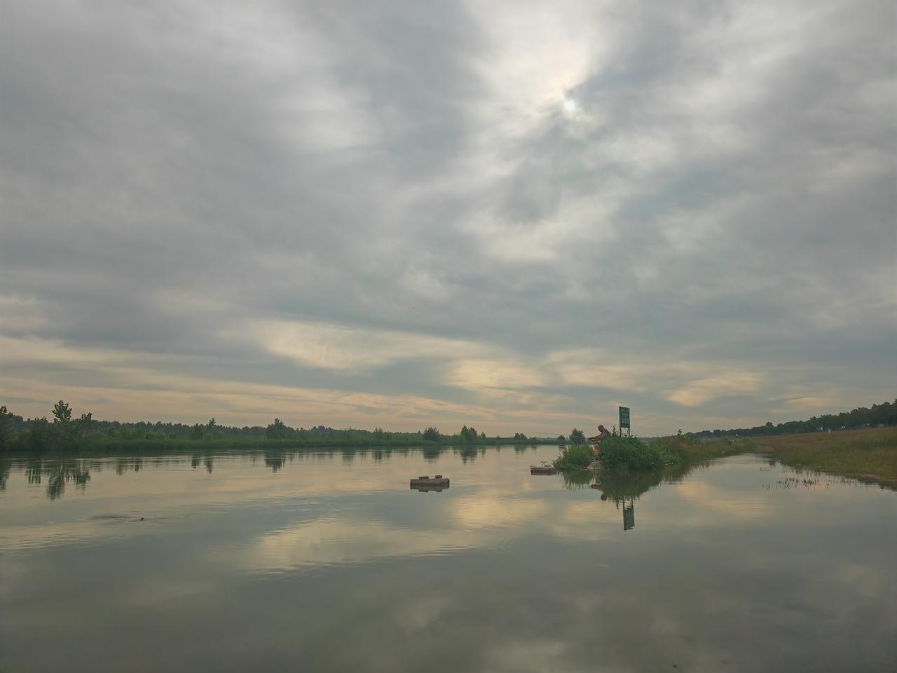 今日分享随手拍照片水天一色，云波诡谲，景象壮美！天空绮丽之景