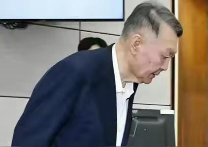 最近韩国最高法院一锤定音，判处前总统尹锡悦有期徒刑7年，然而这还只尹锡悦身背多项