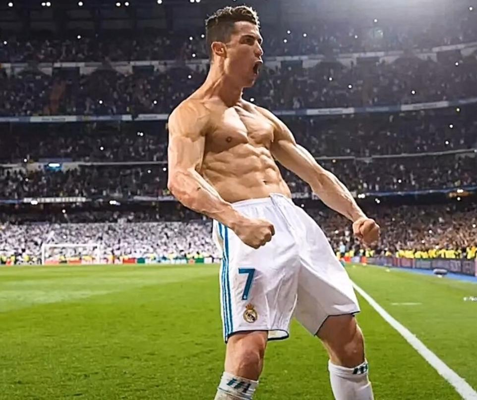 葡萄牙队的C罗已经四十一岁，不知道他的身体状况是否允许他完成本届世界杯所有赛事。