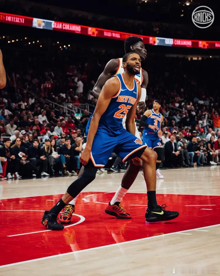 NBA  半场赢47分，最多领先61分！尼克斯创3纪录4-2老鹰，阿奴诺比29+