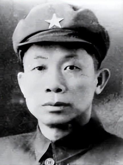 1971年，病重的冯白驹写了一封求助信，毛主席看完后，叫来广州军区司令员丁盛，问