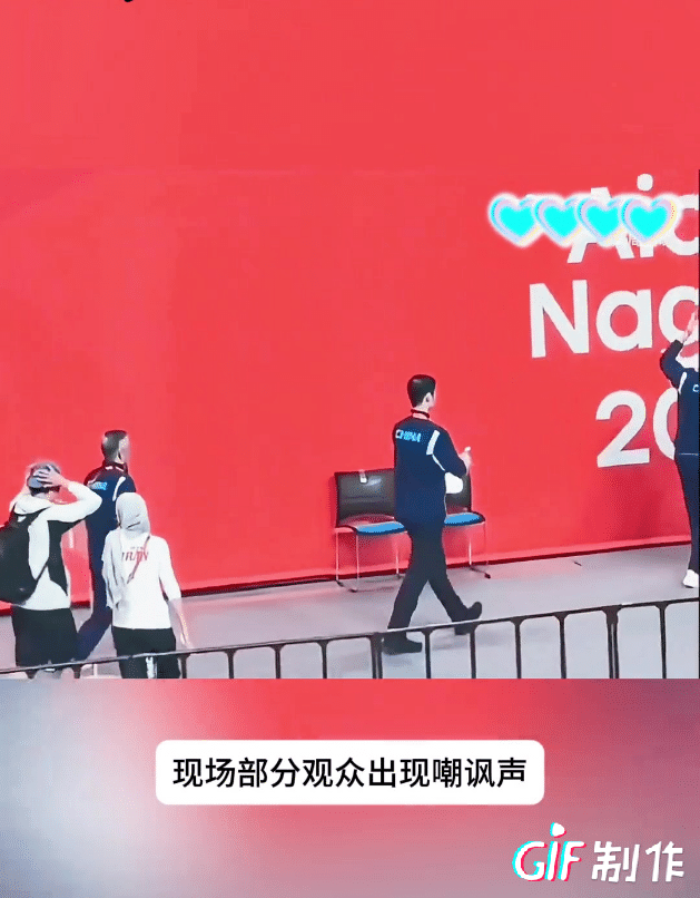 好脾气的王皓这次也忍不住了，面对嘲讽王皓对着他们鼓掌回应，随后立刻遭到网暴，只能