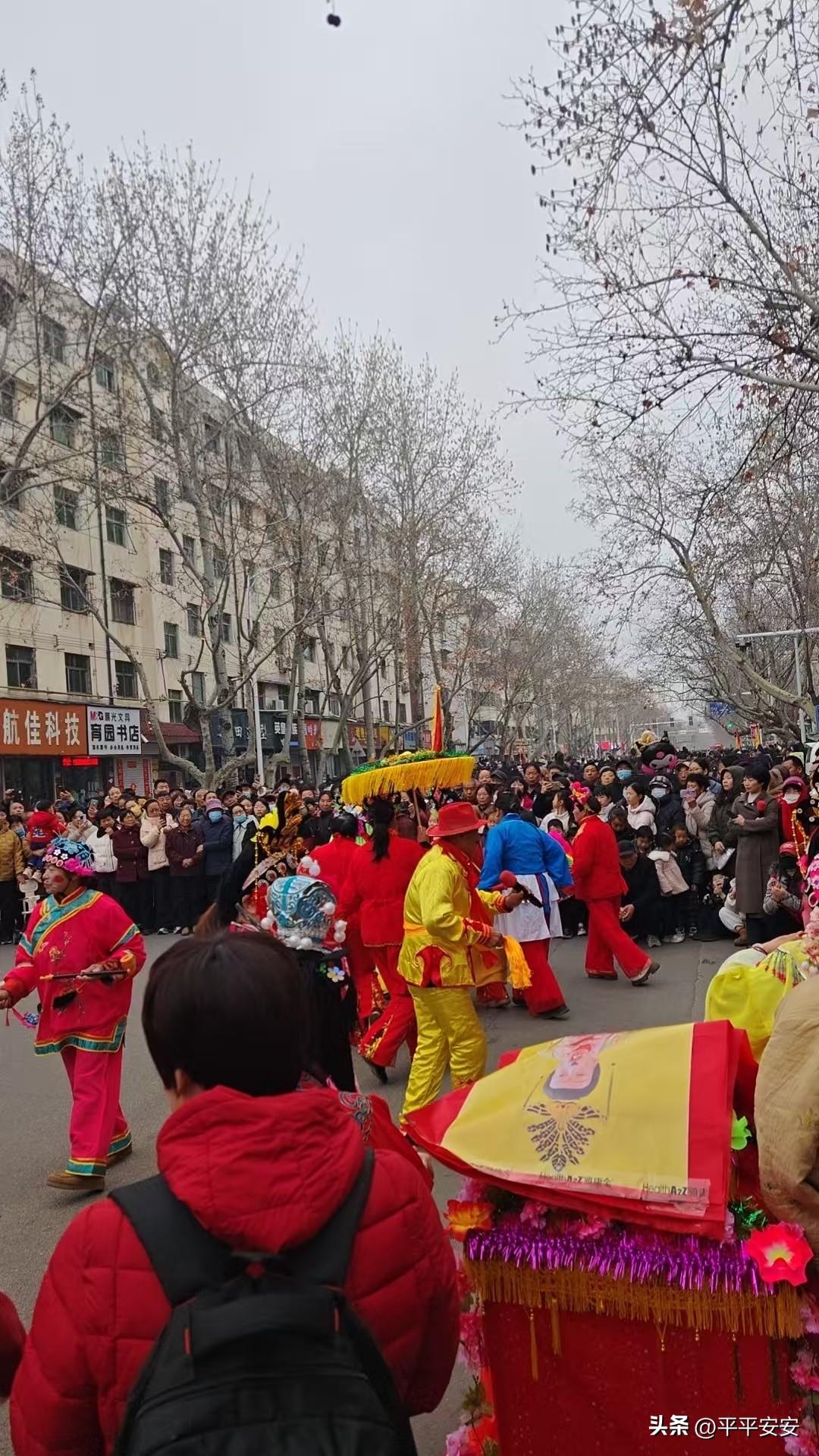 大新密一年一度的“游绿儿”，把年味闹到了骨子里

锣鼓一响，新密的年味儿才算真正