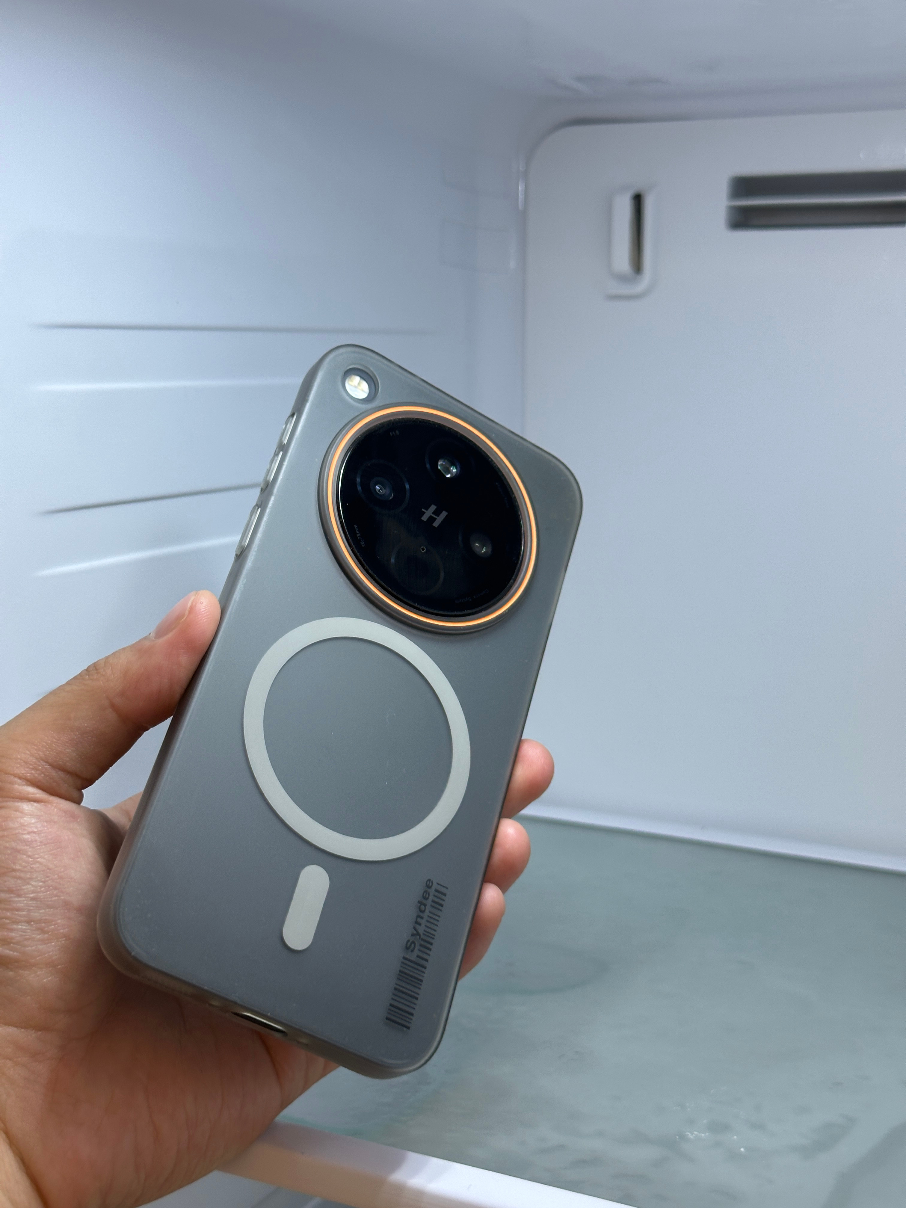 iPhone 制冷模式哪有什么制冷模式？最快的降温方式是进冰箱冷静十几秒，再烫都