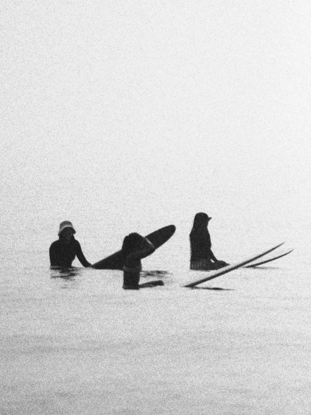 冲浪🏄肯定是跟朋友一起更快乐！