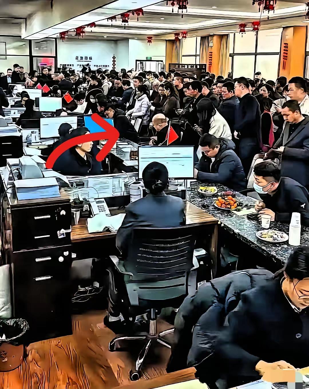 正月初六，别人还在放假，
河南矿山已经被客户挤爆了！
不是打折促销，是大家主动排