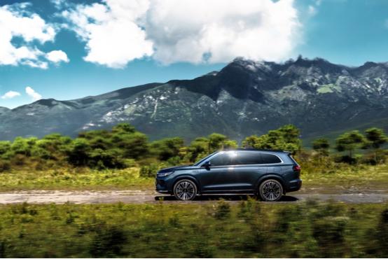 刚刚上市的问界新M7 Pro引起了我的极大兴趣。新车标配了华为的HUAWEI A