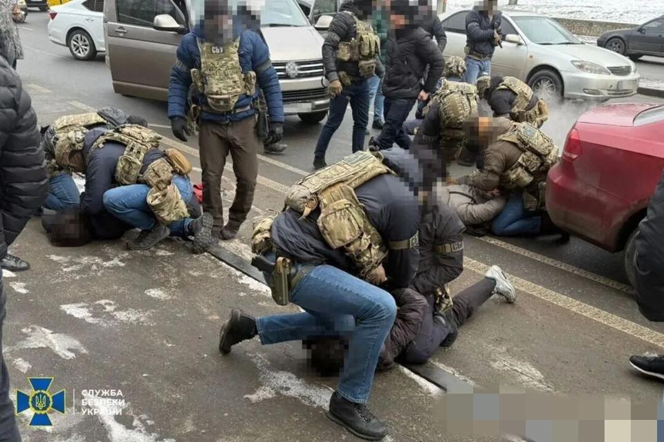 乌克兰国家安全局称：在敖德萨地区抓捕了3名被俄罗斯特工渗透的间谍。他们的任务是跟