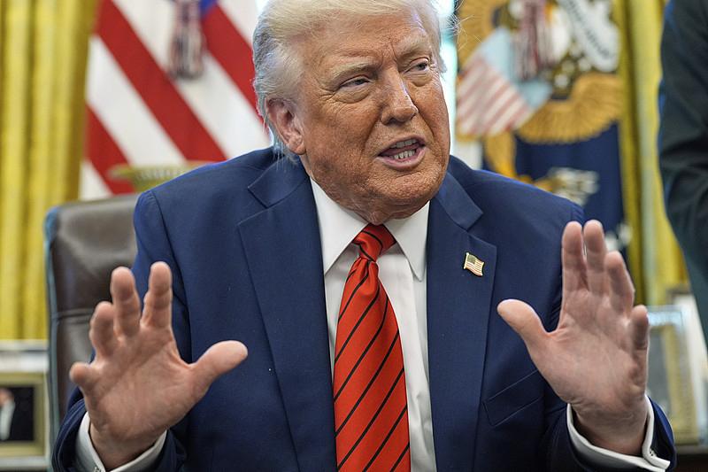 谁又能想到，特朗普只用了一年的时间就干成了很多届美国总统干不了的事。

特朗普抓