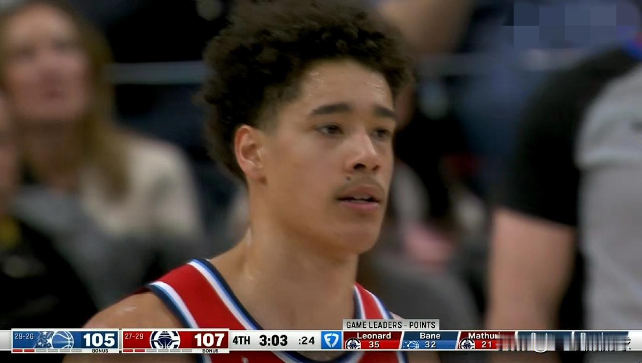 我忍不住要怒赞快船新秀尼德豪泽！虽然今天快船在主场以109：111不敌魔术，但是