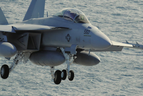 每天认识一件兵器 EA-18G“咆哮者”电子战飞机［美］机长：18.31米翼展：