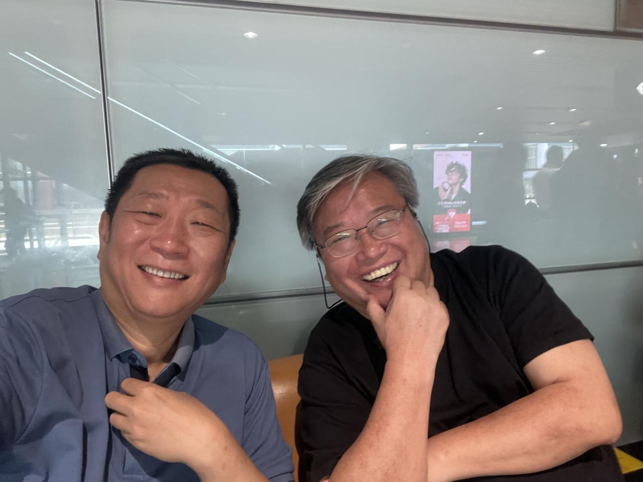白发催年老，多病故人疏。
​老兄弟春节后竟然第一次见。史无前例的一年。