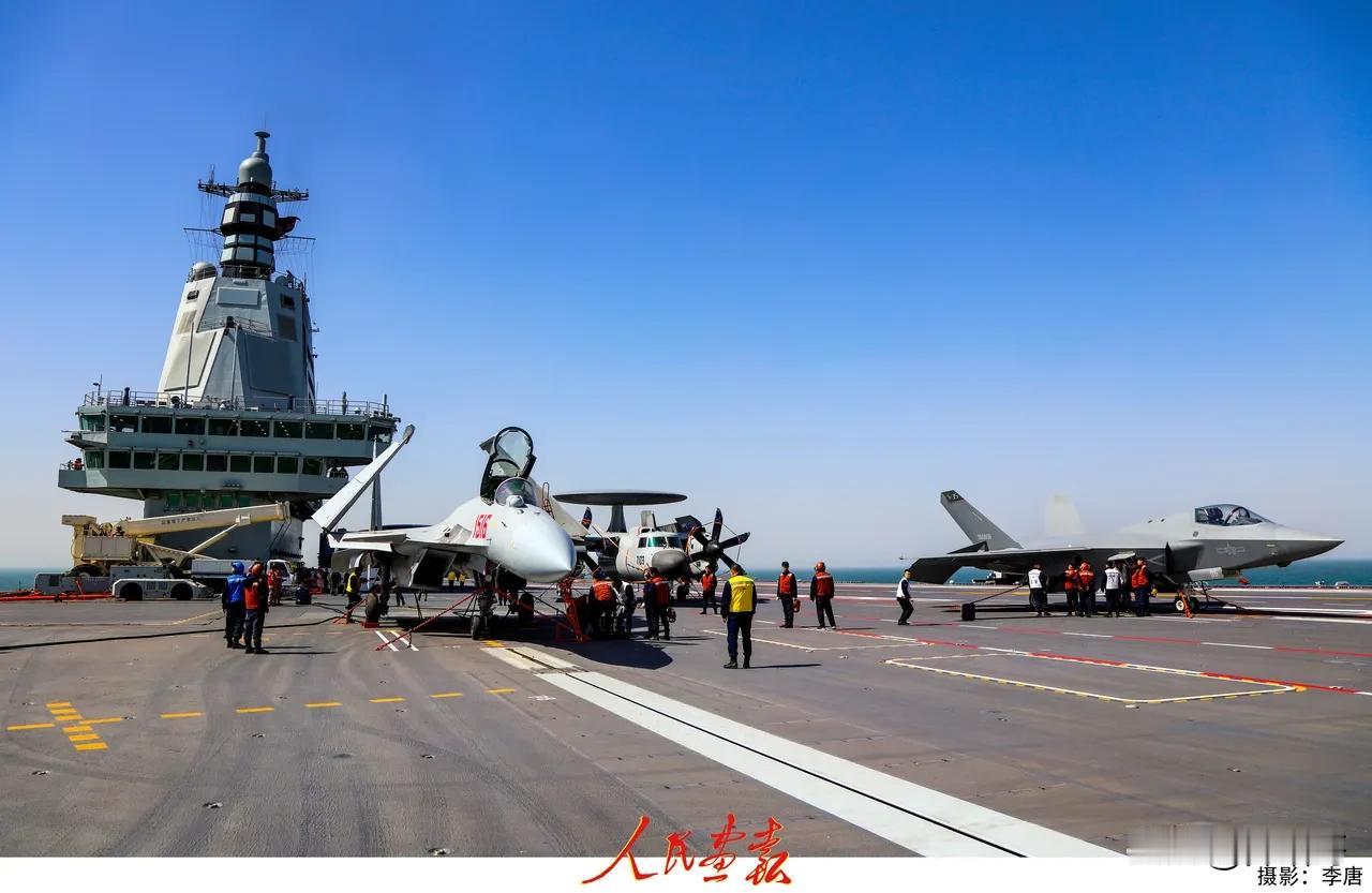 福建号成功电磁弹射的歼15t，歼35，与空警600，预示着中国海军在航母舰载机出