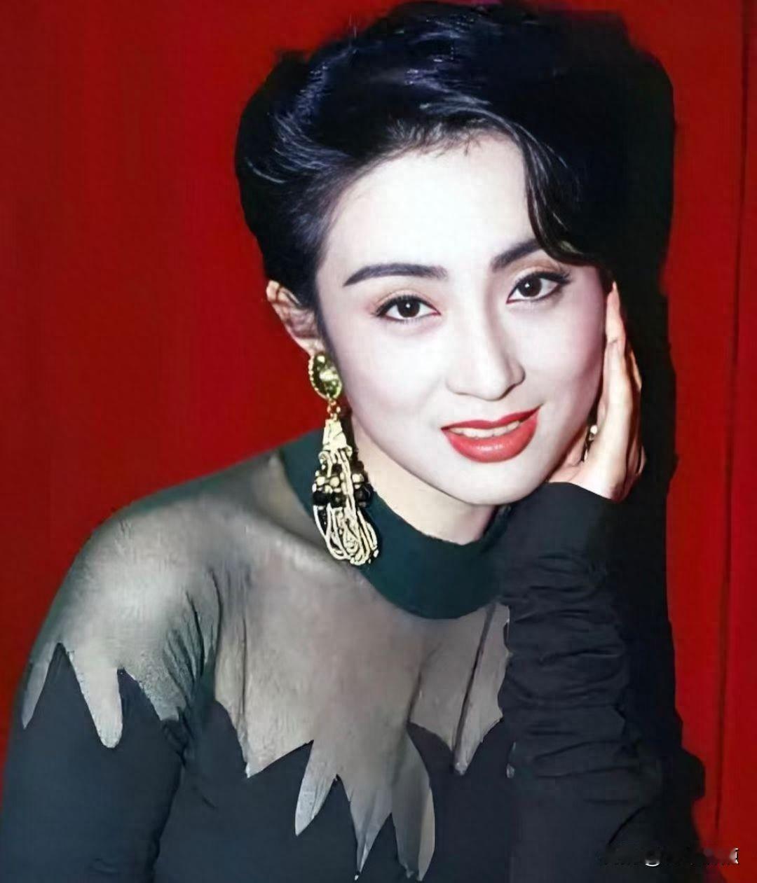 张敏没消失，只是港片没了，她还能演给谁看。
最近翻到张敏2024年在清迈接受《南