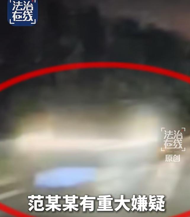 “高速路上凭什么不能逆行，我又没造成事故！”，一名男子因错过出口，在超车道掉头逆