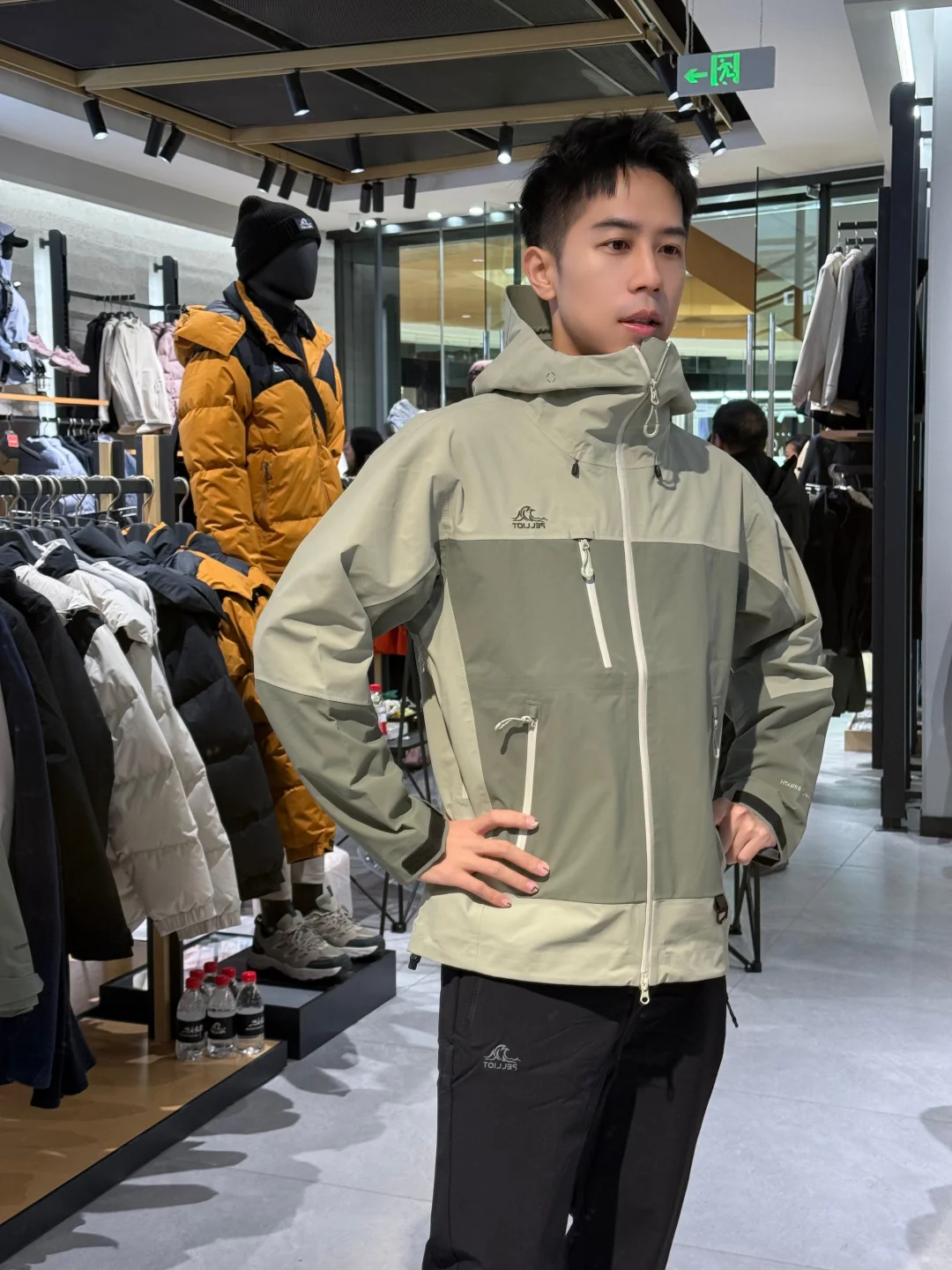 长沙新店！成毅同款冲锋衣太帅啦～⛺️