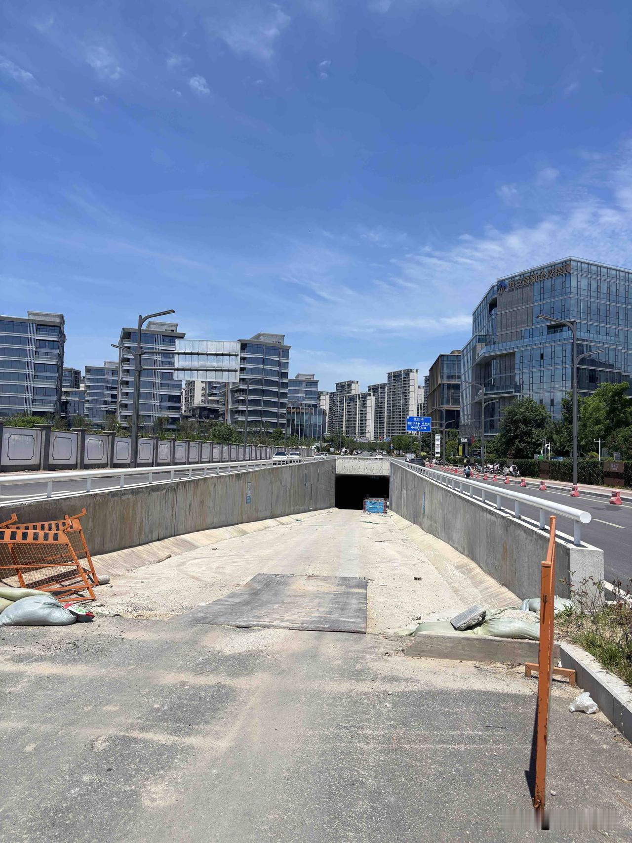西安高新区西太路旁边的大兴国寺街下穿通道，这个啥时候建的，计划啥时候修好呢，这个