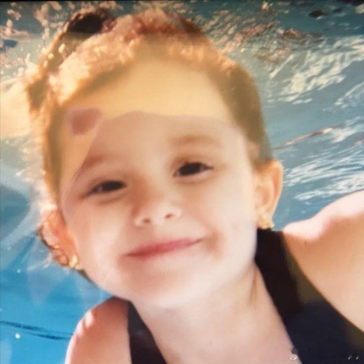 A妹Ariana Grande的手机壁纸