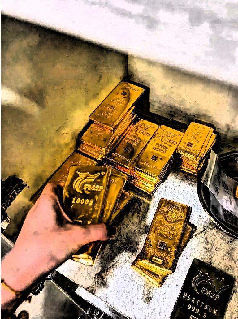 手里有黄金的朋友，尤其是那些在1100 - 1300价位入手的，可别一看到金价短