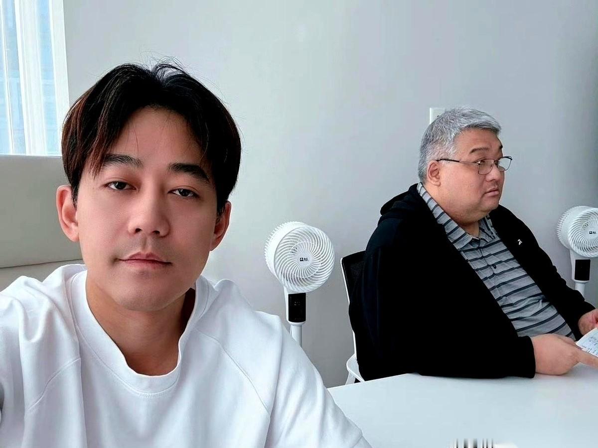“不要轻易向众人妥协，不要屈从于这个世界。”
苏醒说完这话，扭头就在节目里，当所