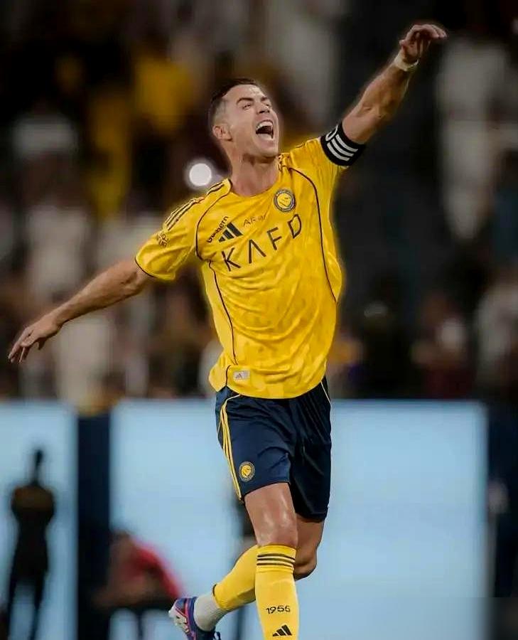 别再吹C罗无私了，他放弃400万英镑的金靴奖，就是为了撬动一个800万英镑的惊天