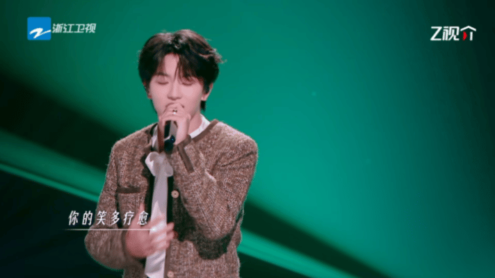 穆祉丞07年吓到杨丞琳了年轻血液来了 年仅十八岁 履历超丰富 有歌有电影也拍了电