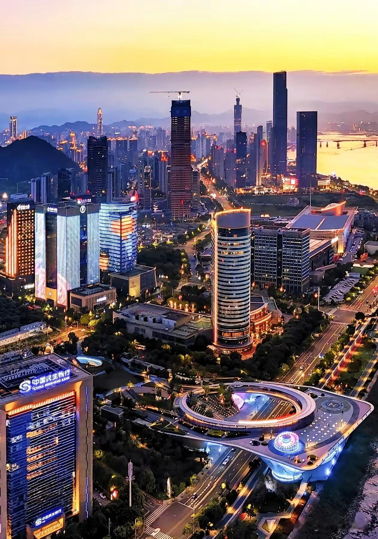 猜猜看，这是我国那个城市的夜景？