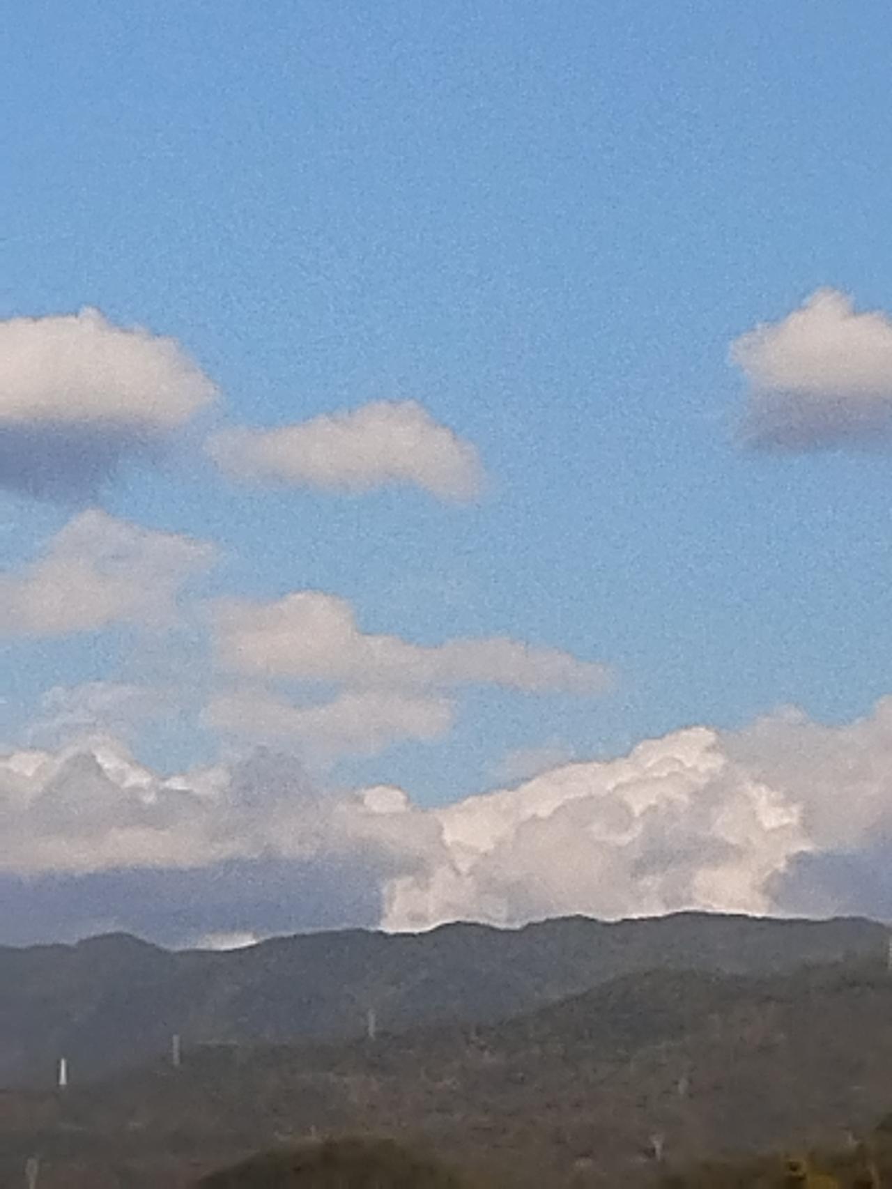 蓝天白云，好天气，心情不错。